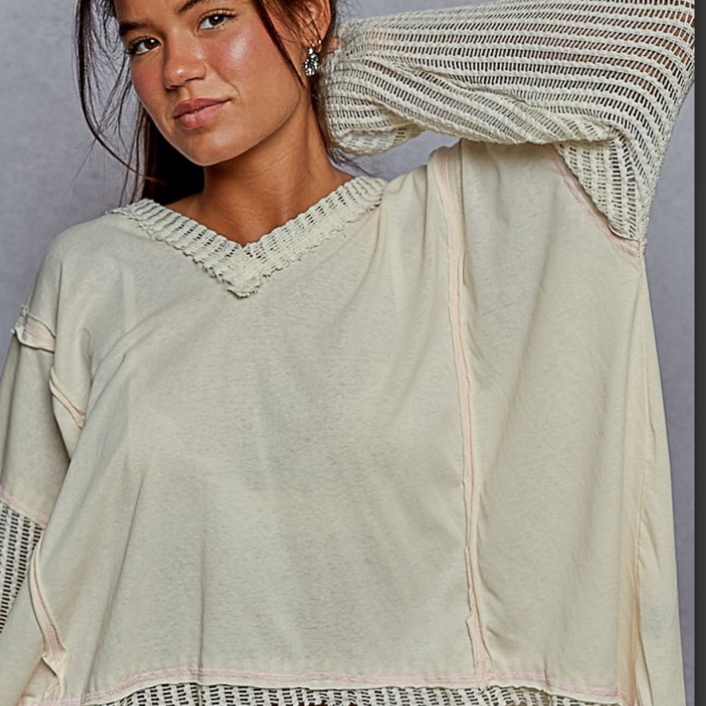 730 ⬇️⬇️ 1 left POL OVERSIZED CROCHET HOODED TOP - Picture 4 of 5